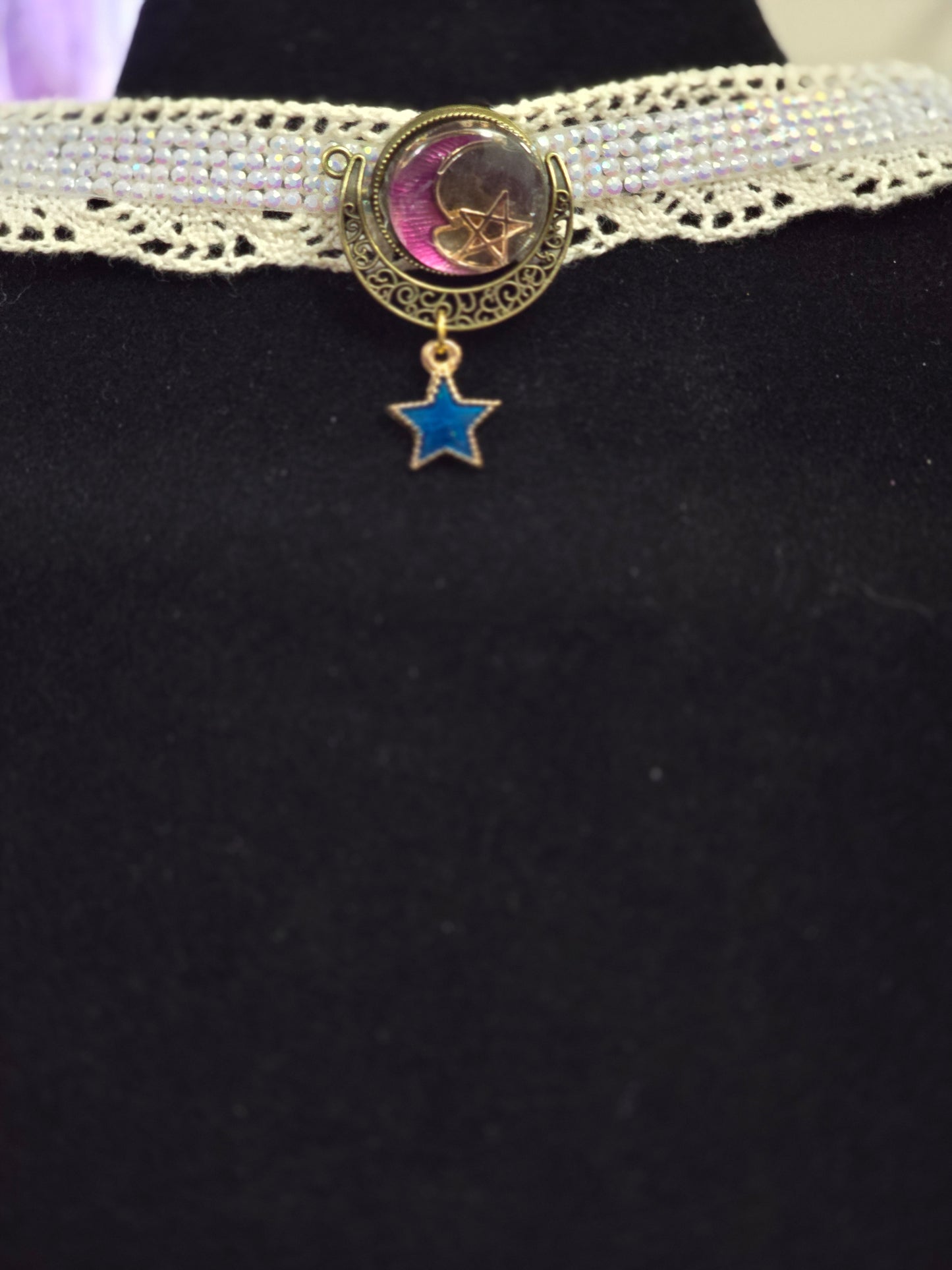 Chokers - stylish neck jewelry