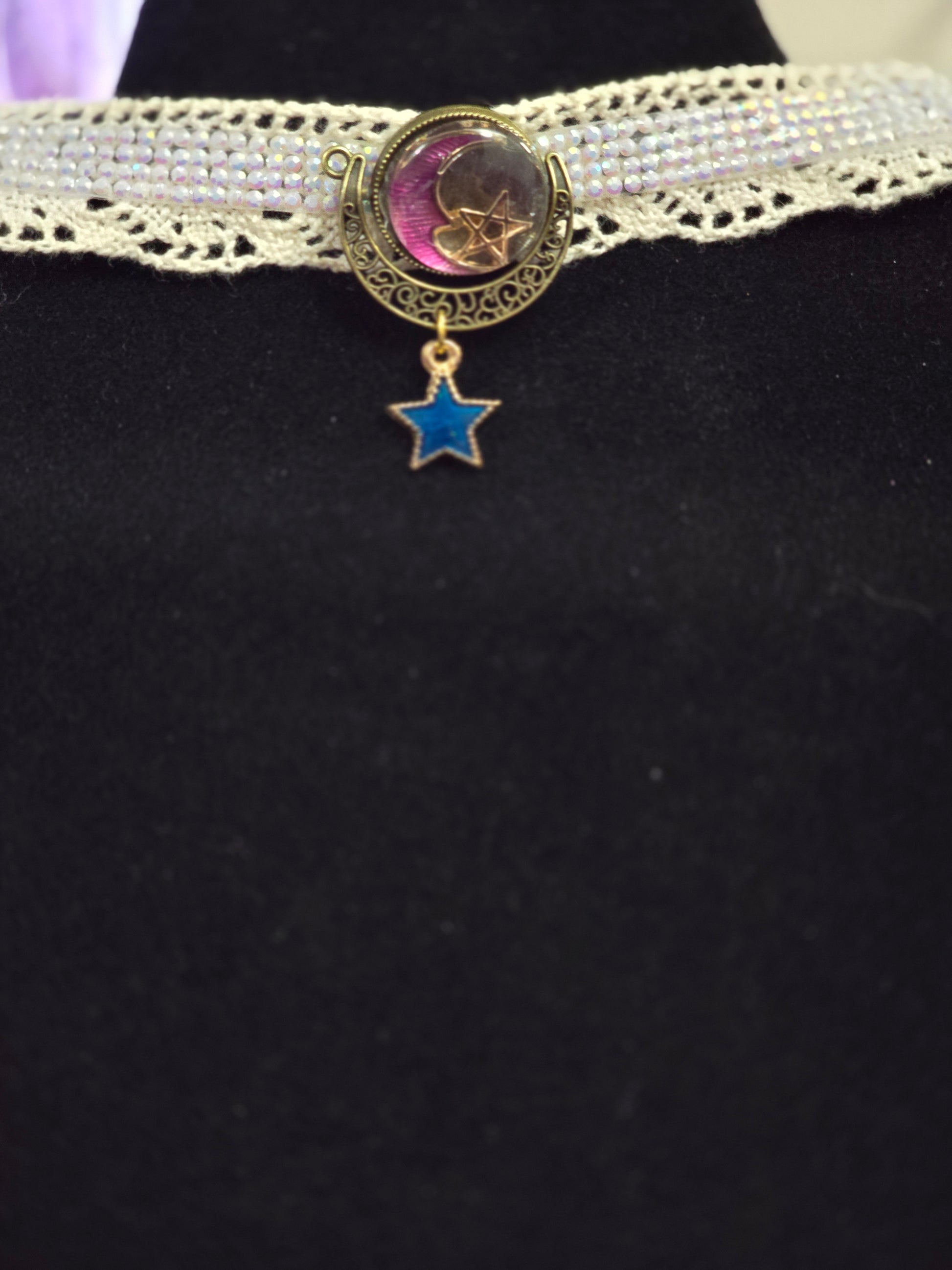 Chokers - stylish neck jewelry