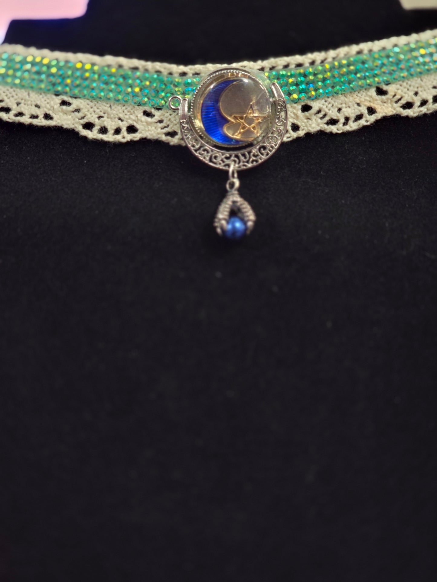 Chokers - statement jewelry piece