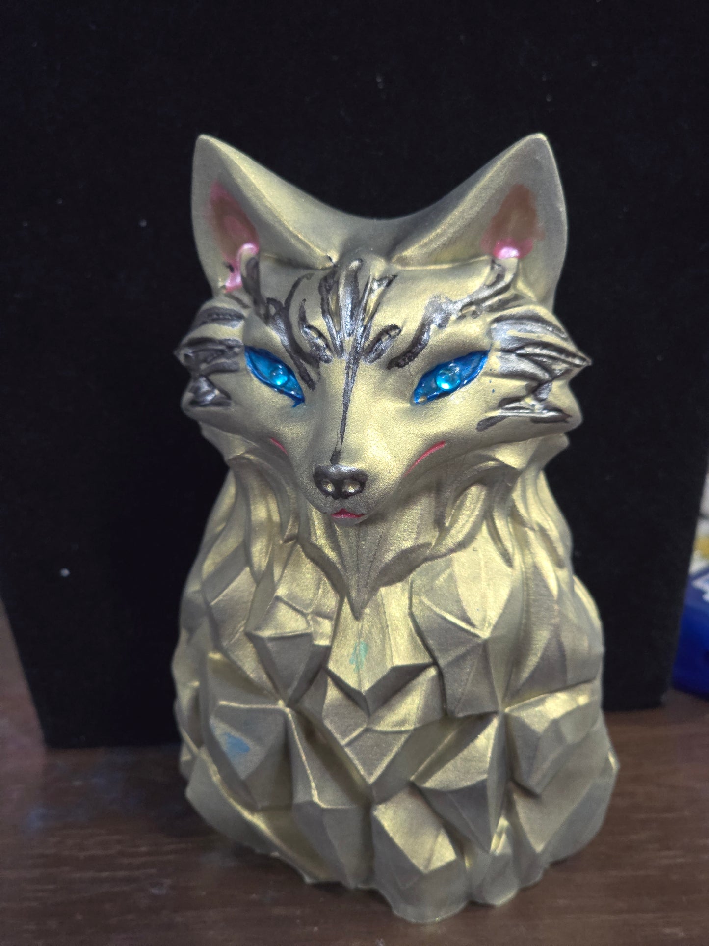 Wolves Resin Art - howling wolf piece